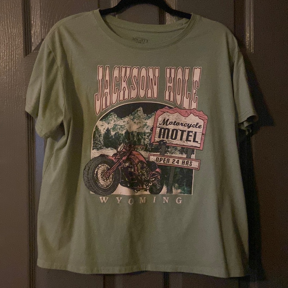 Graphic tee